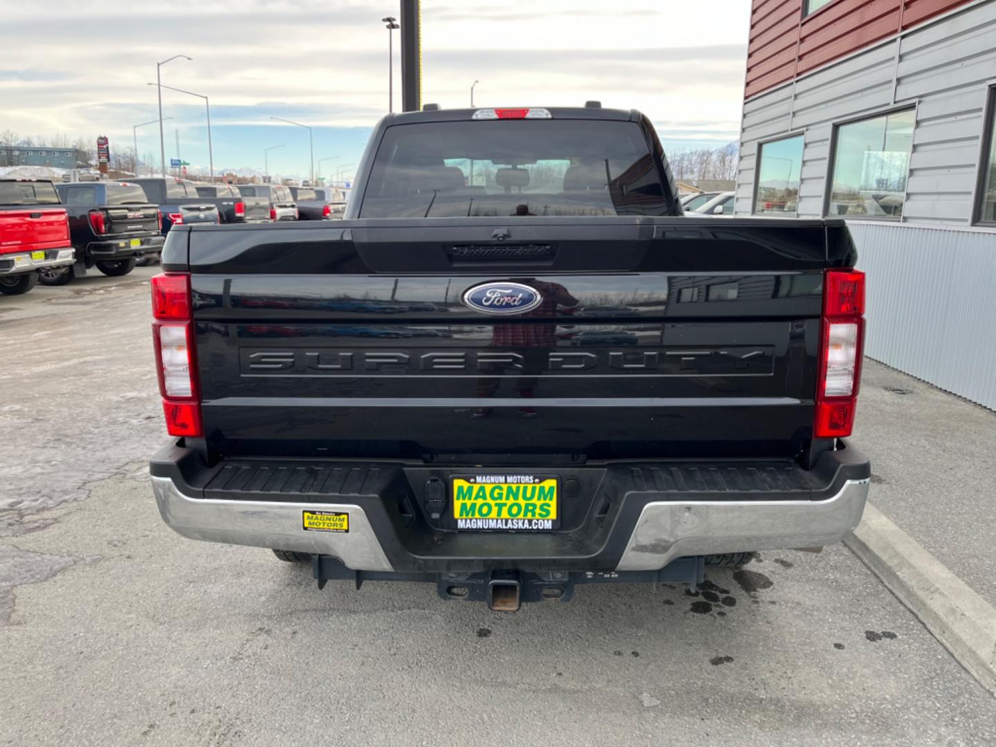 2022 Black /charcoal cloth Ford F-250 SD XLT Crew Cab 4WD (1FT7W2BT9NE) with an 6.7L V8 OHV 16V DIESEL engine, 6A transmission, located at 1960 Industrial Drive, Wasilla, 99654, (907) 274-2277, 61.573475, -149.400146 - Photo#3